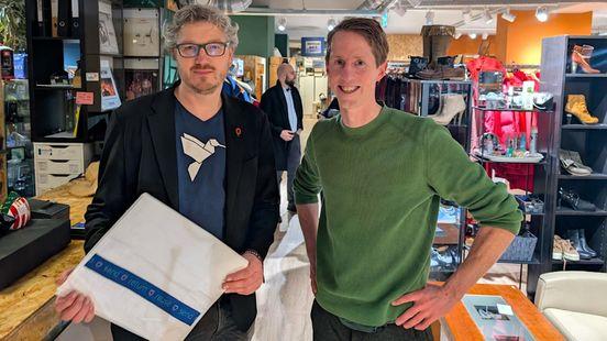 Wethouder Arjen Kapteijn (Den Haag) met Marcel Kleizen van BOXO